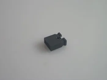 200шт пин заглавие мини скок на кутията 2.54 мм открит изолатор височина 6.3 мм, черен цвят
