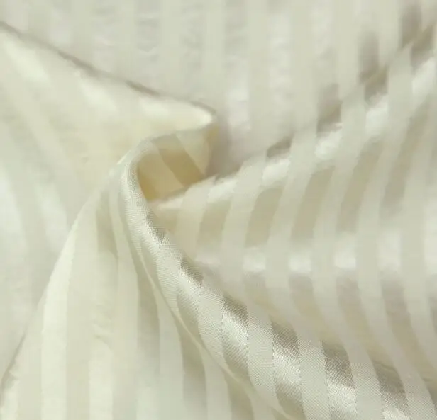 Меки елегантни бели ивици-това е елегантна бяла гланцова Жаккардовая плат тънък модерен плат