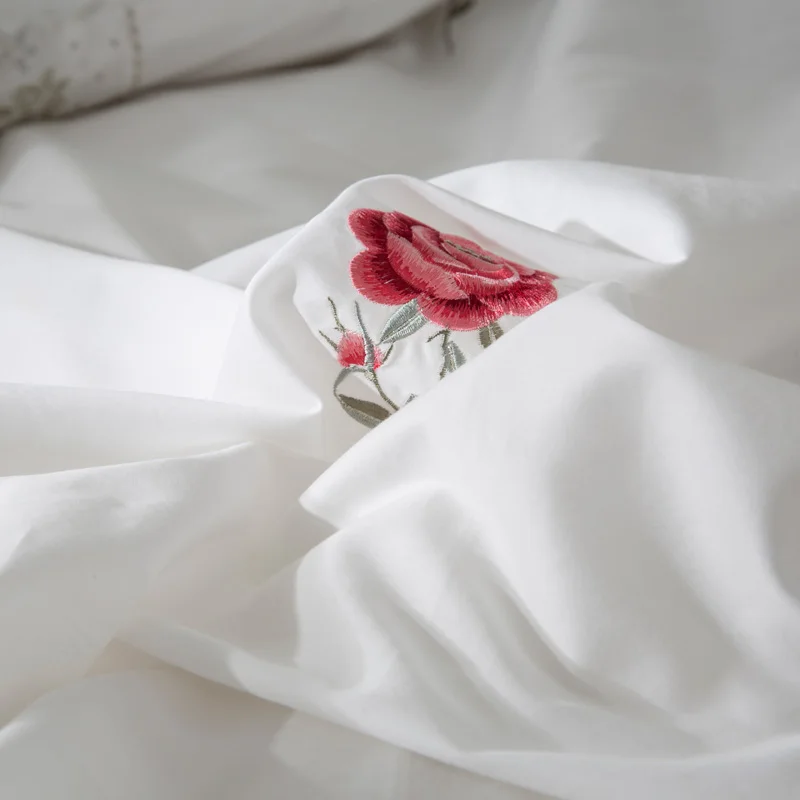 2018 4/7 бр. червена роза легла комплект Кралица King Size египетски памук легло комплект за момичета бродерия пухени Начало спално бельо